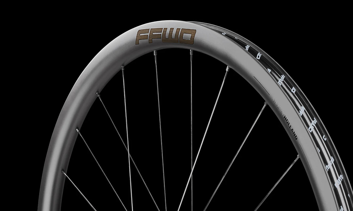 FFWD Ryot 33 wheelset